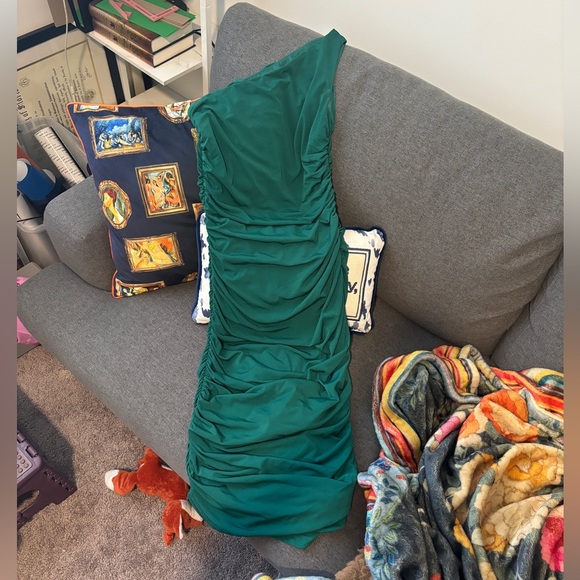 Lulus Total Appeal Hunter Green Ruched One Shoulder Midi Dress - Picture 4 of 5